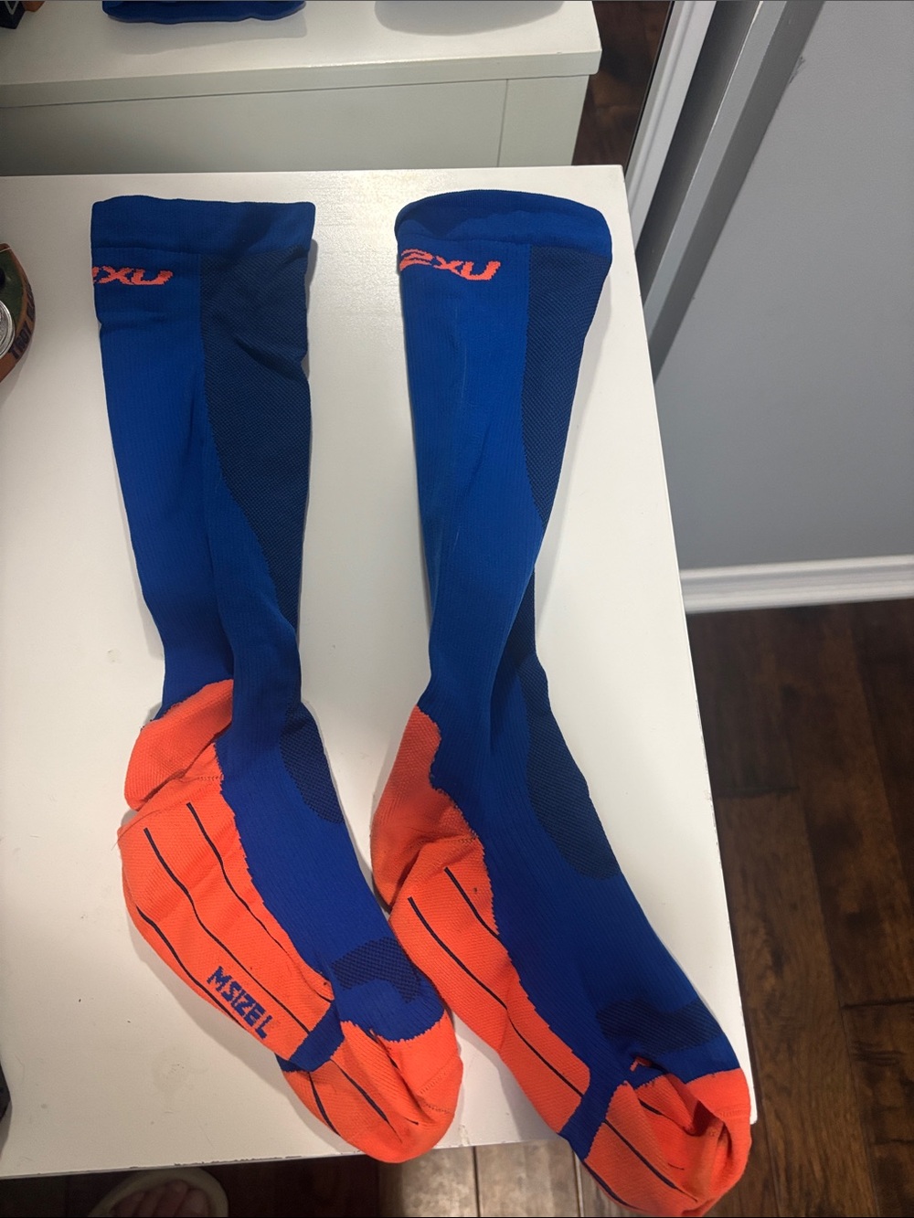 2XU Royal Blue and Orange Performance Compression Socks